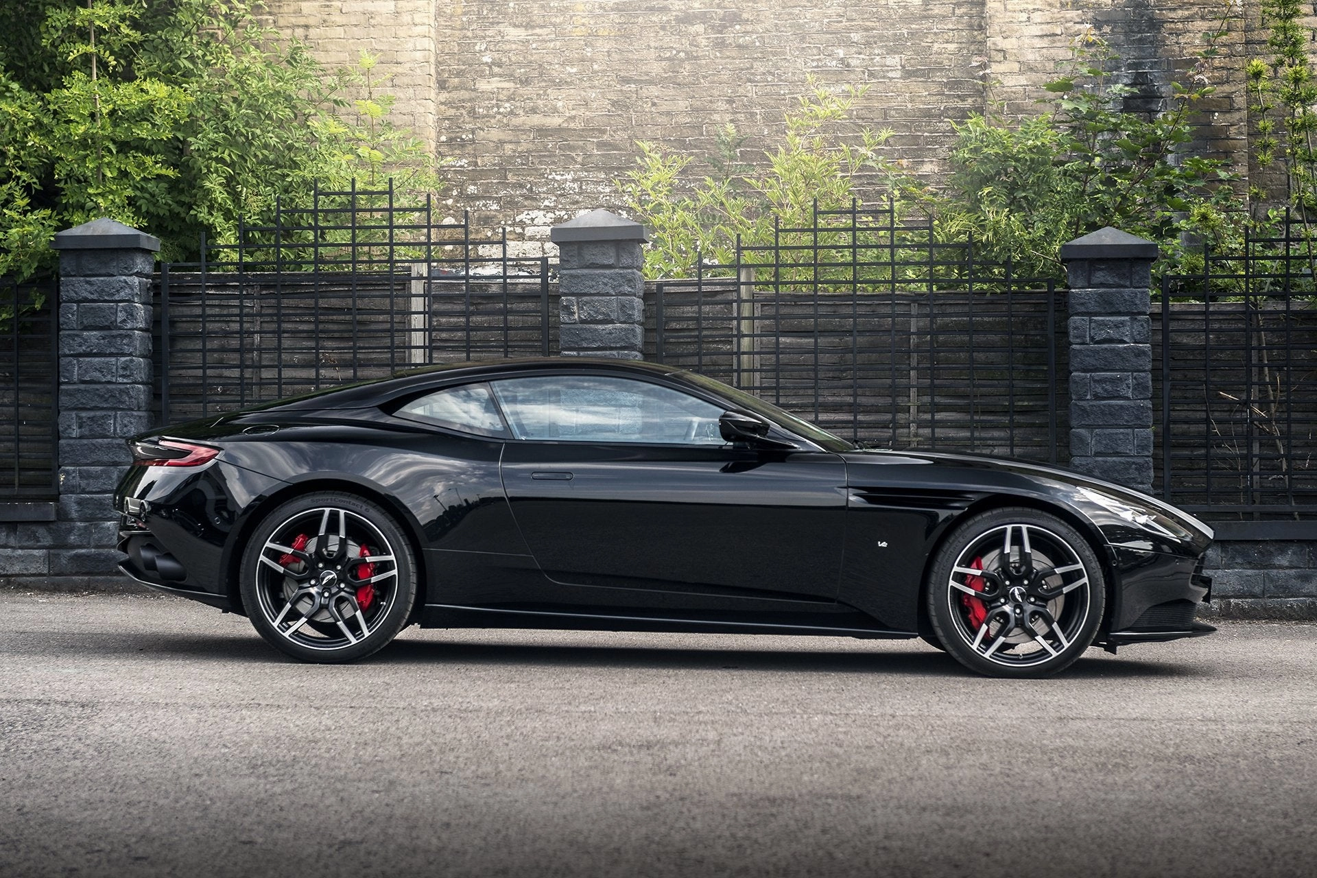 Aston Martin DB11 (2016-Present) Superleggera Light Alloy Wheels