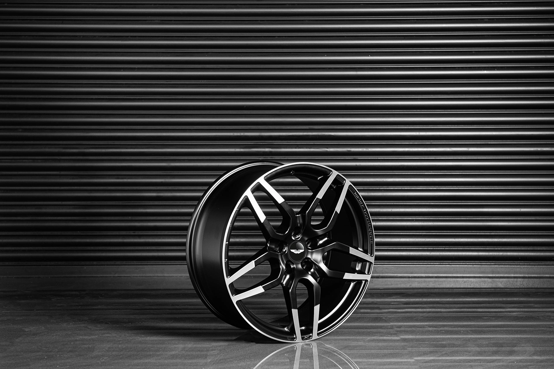 Aston Martin DB11 (2016-Present) Superleggera Light Alloy Wheels