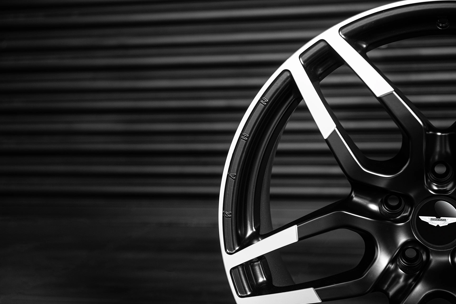 Aston Martin DB11 (2016-Present) Superleggera Light Alloy Wheels