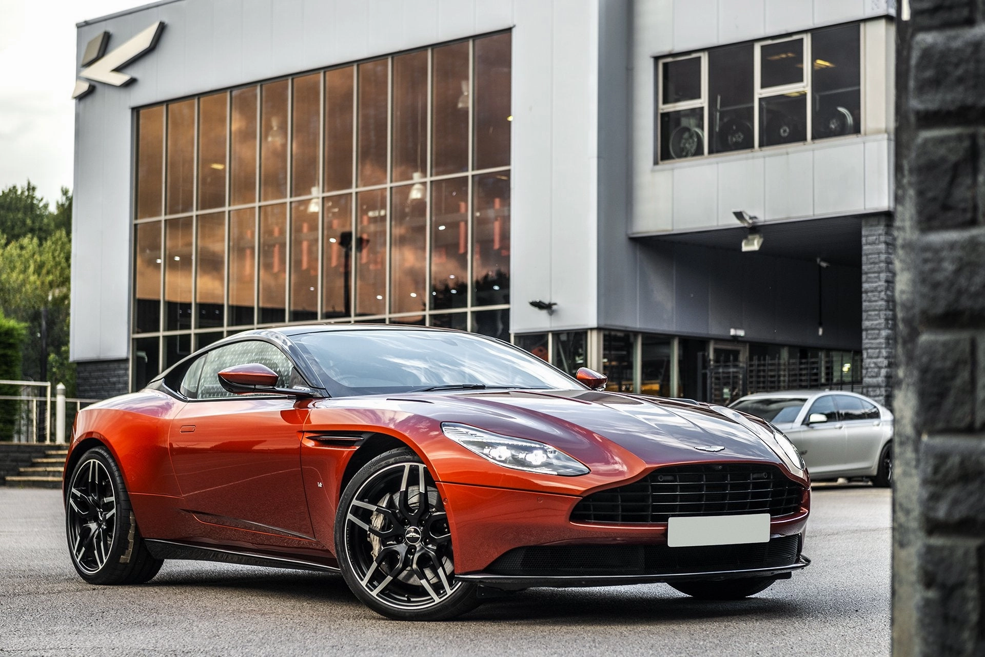 Aston Martin DB11 (2016-Present) Superleggera Light Alloy Wheels