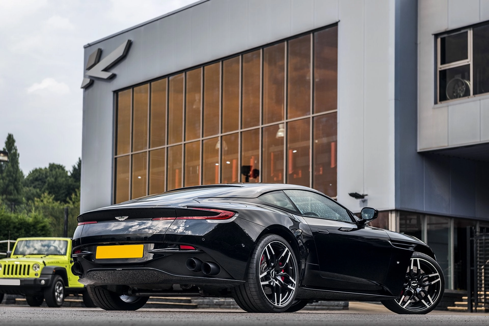 Aston Martin DB11 (2016-Present) Superleggera Light Alloy Wheels