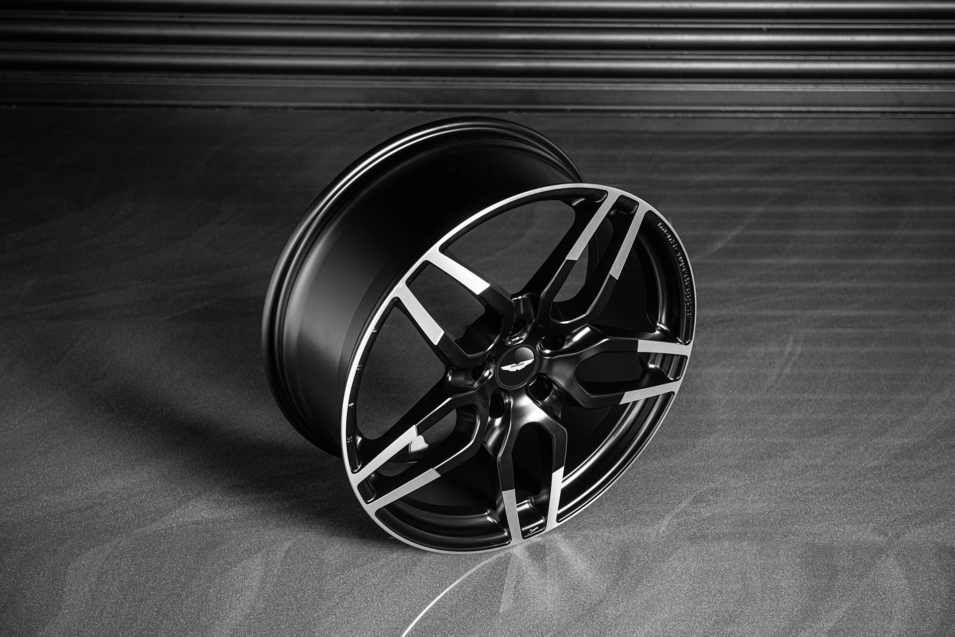 Aston Martin DB11 (2016-Present) Superleggera Light Alloy Wheels