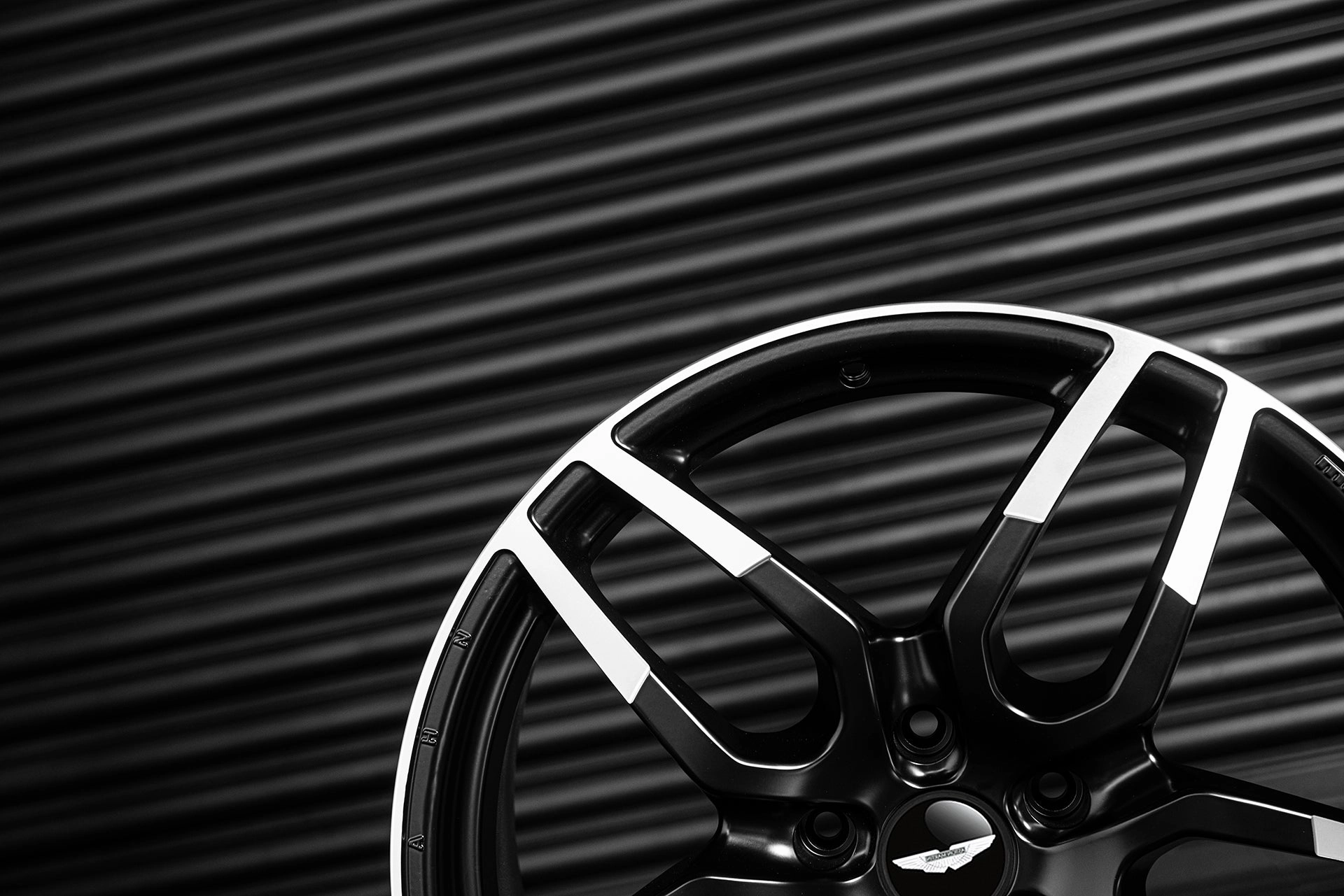 Aston Martin DB11 (2016-Present) Superleggera Light Alloy Wheels