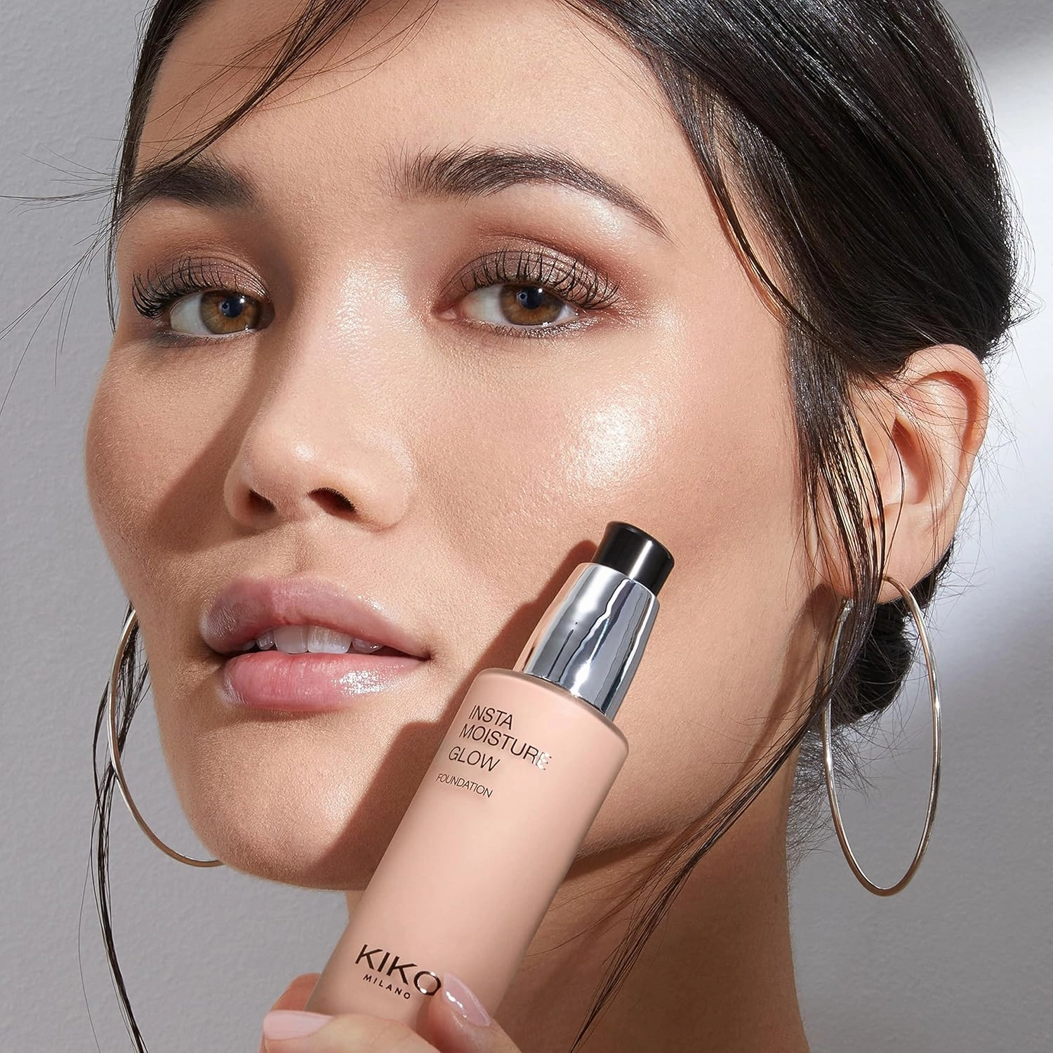 KIKO Milano Instamoisture Glow Foundation | Hydrating Liquid Foundation With A Radiant Finish