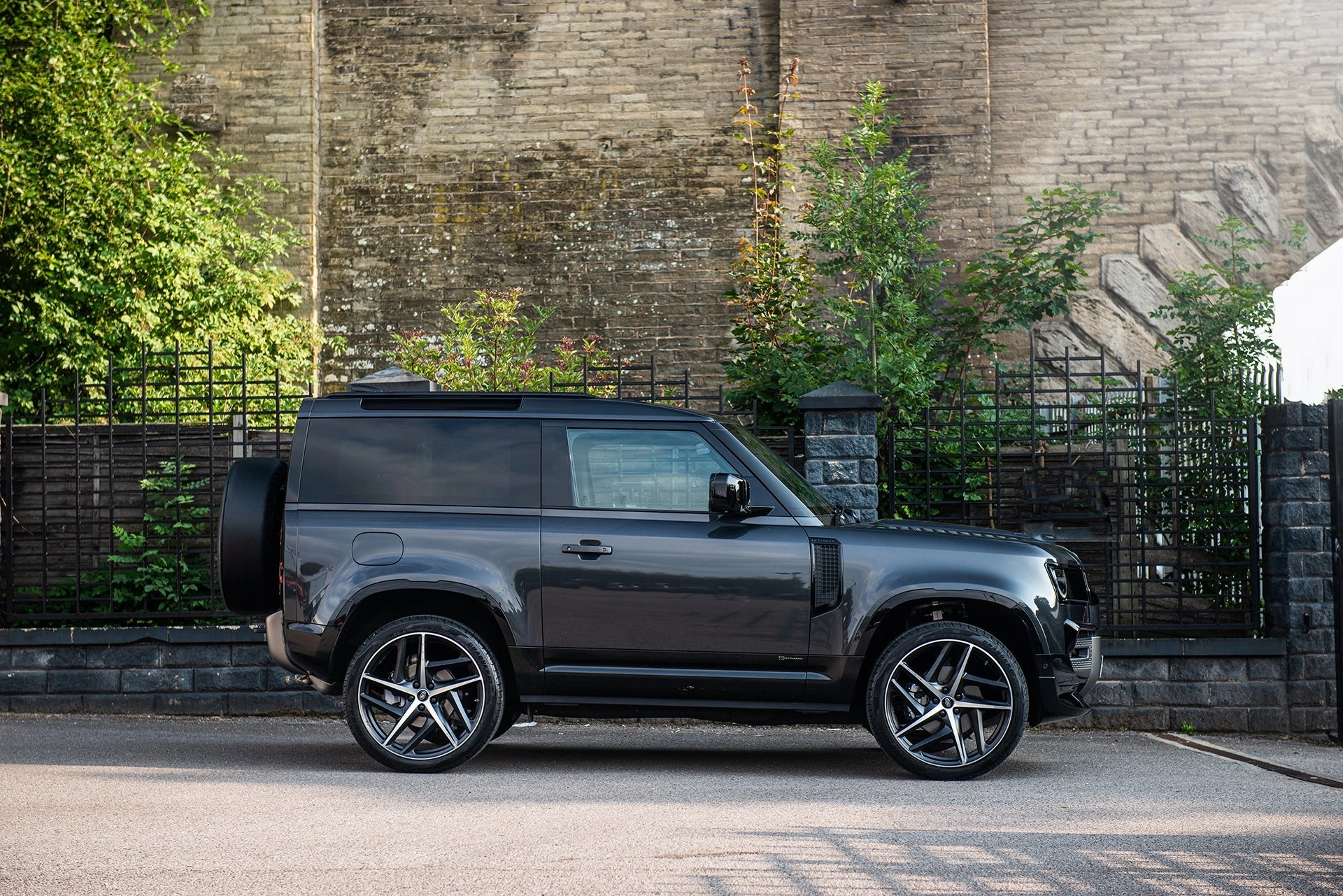 Land Rover Defender (2020-Present) Type 52 RS-Forged Alloy Wheels