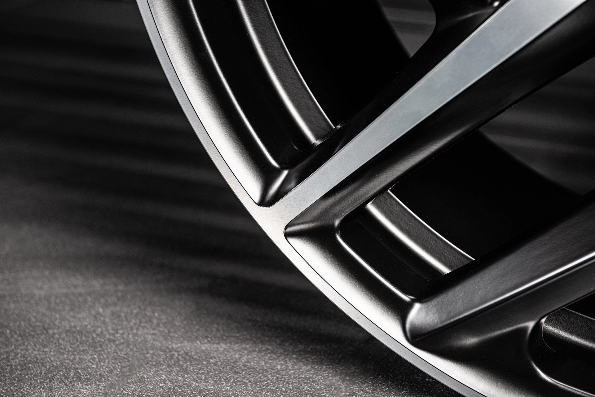 Land Rover Defender (2020-Present) Type 52 RS-Forged Alloy Wheels