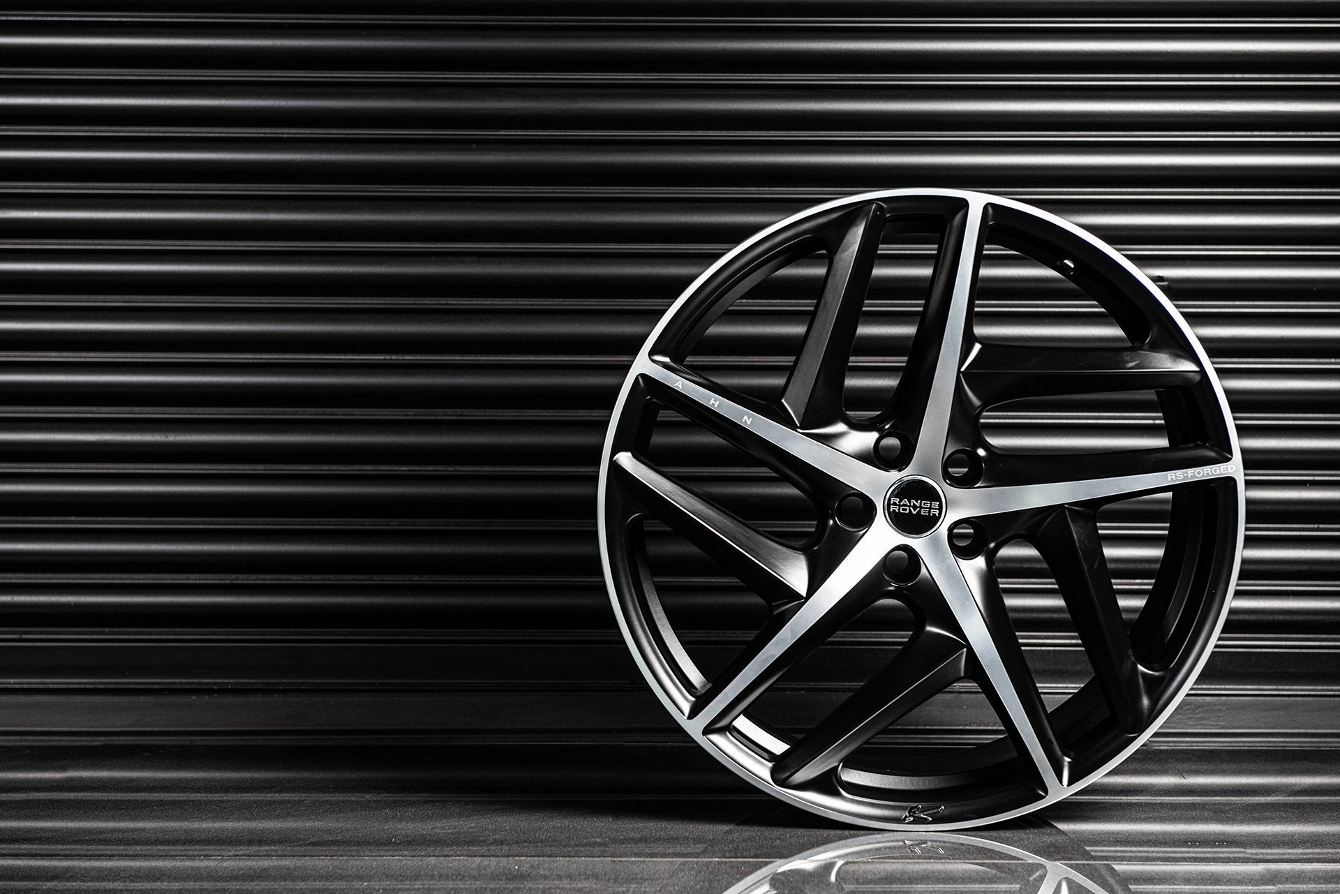 Land Rover Defender (2020-Present) Type 52 RS-Forged Alloy Wheels