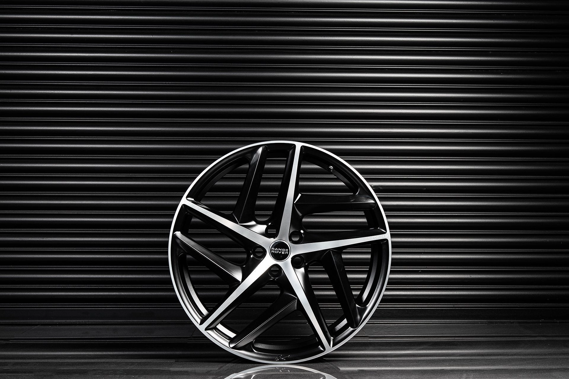 Land Rover Defender (2020-Present) Type 52 RS-Forged Alloy Wheels