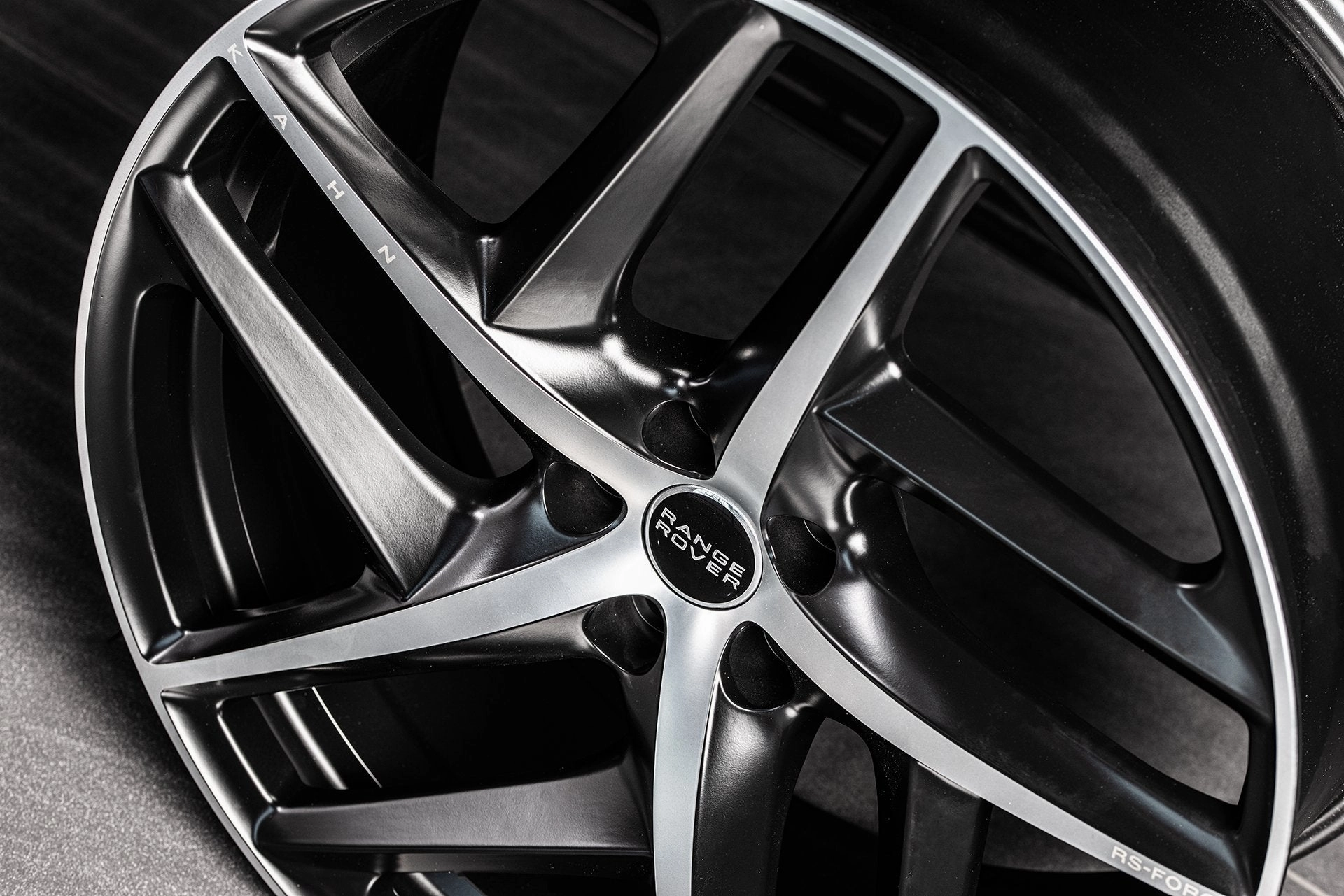 Land Rover Defender (2020-Present) Type 52 RS-Forged Alloy Wheels