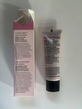 Luminous-Wear Liquid Foundation, Time wise MK Bronze 1
