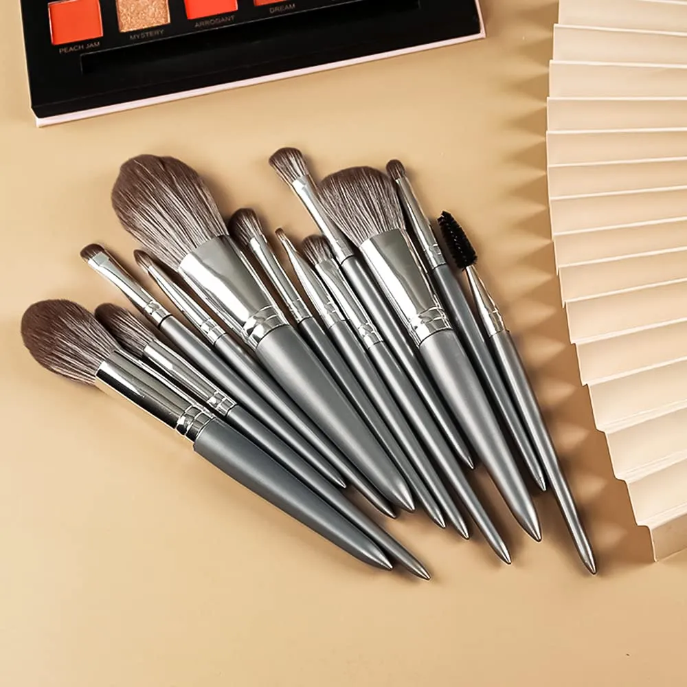 Makeup Brush Set 12pcs Premium Makeup Brushes, Advanced Professional Makeup Kit Eyeshadow Brush Kabuki Brush for Powder Foundation Cosmetic Brsuhes Set Silver Gray