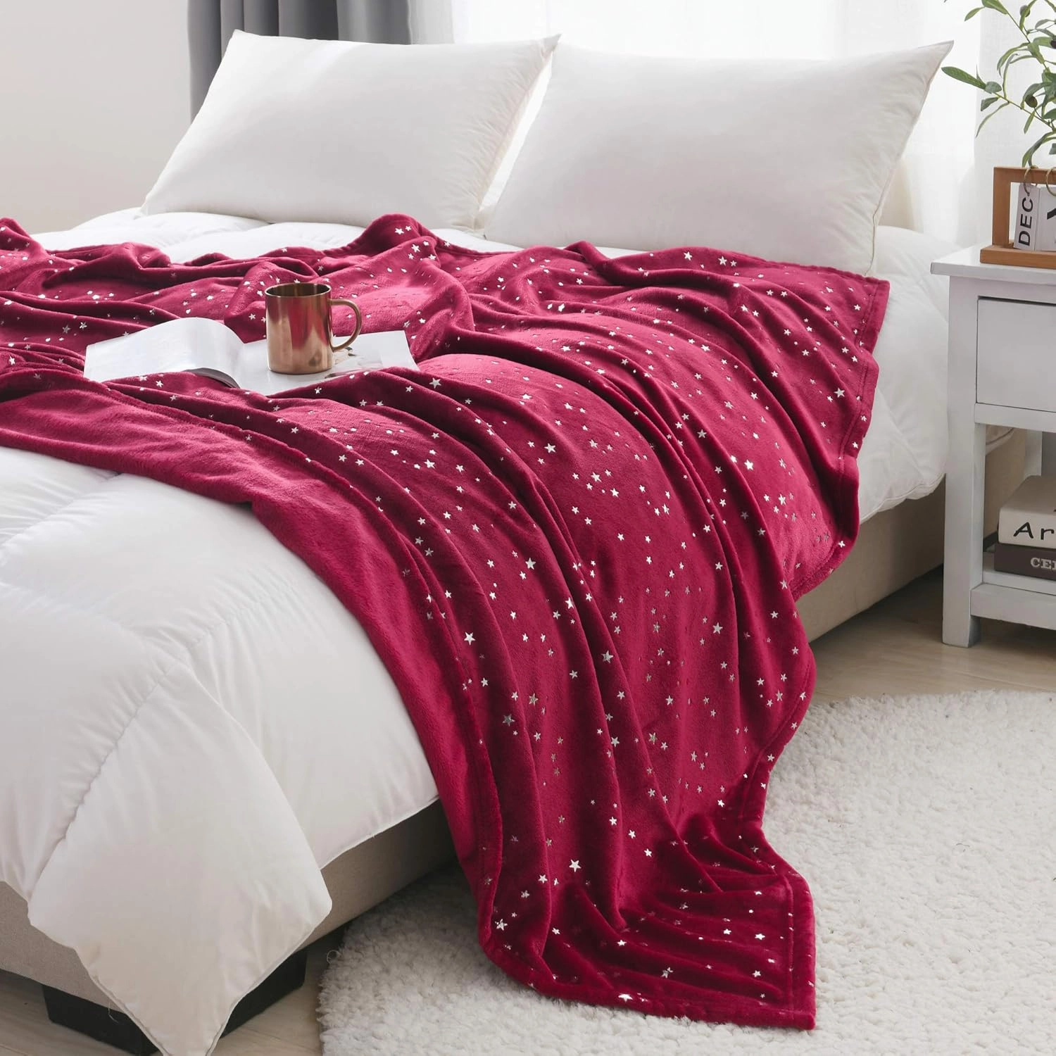 NANPIPER Throw Blanket, Ultra Soft Thick Microplush Bed Blanket, All Season Premium Fluffy Microfiber Fleece Throw for Sofa Couch (Twin Size 65"x80", Wine Red)