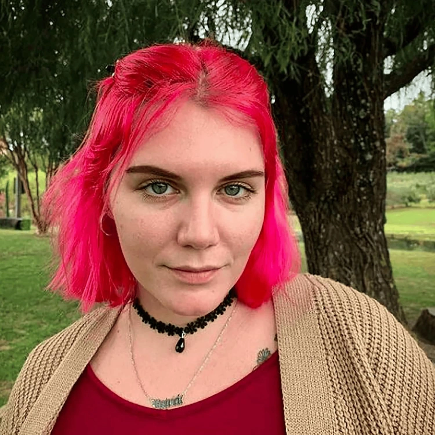 oVertone Color Depositing Conditioner - 8 oz, Extreme Pink, Semi Permanent Hair Color with Shea Butter & Coconut Oil - Vegan, Cruelty-Free