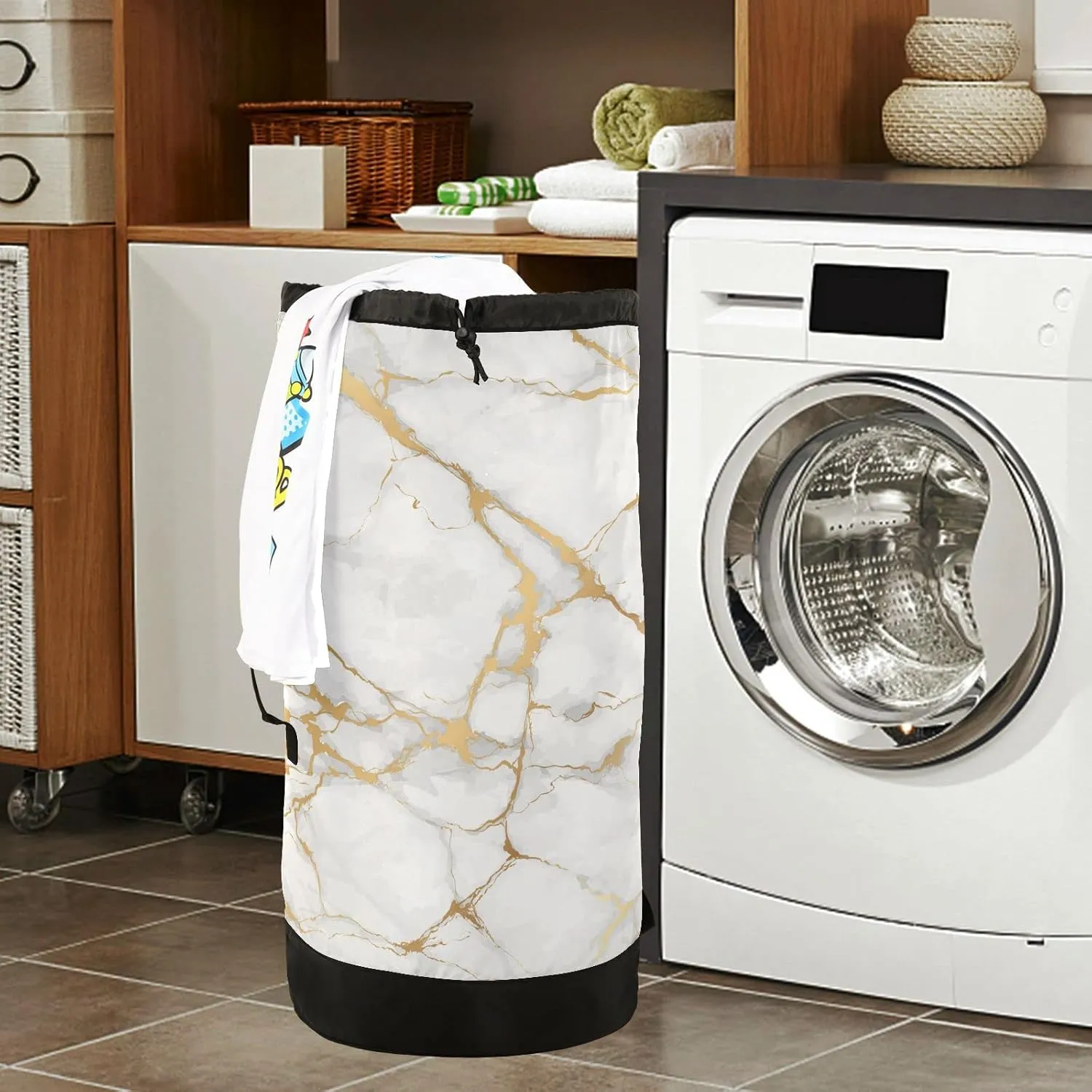 Oyihfvs White Gold Marble Texture with Golden Lines Backpack Laundry Bag, Laundry Backpack with Shoulder Straps, Waterproof Nylon Clothes Hamper Bag for Men Women Yoga Backpack