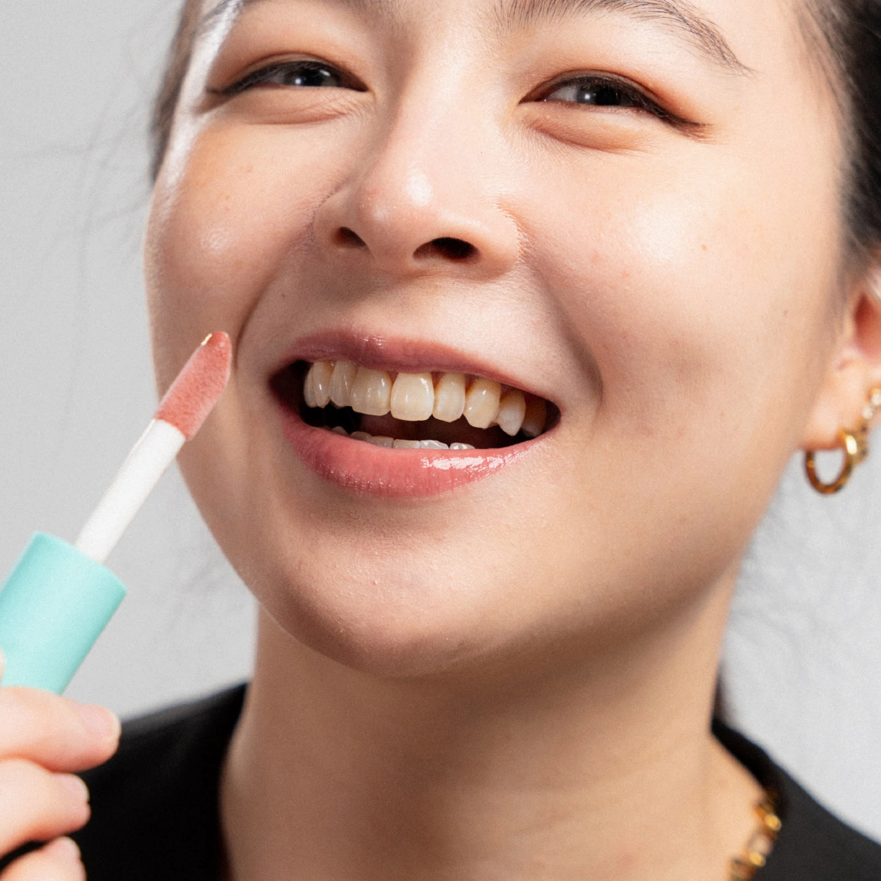 Peptide Glo Lip Oil in Strawberry Milkshake