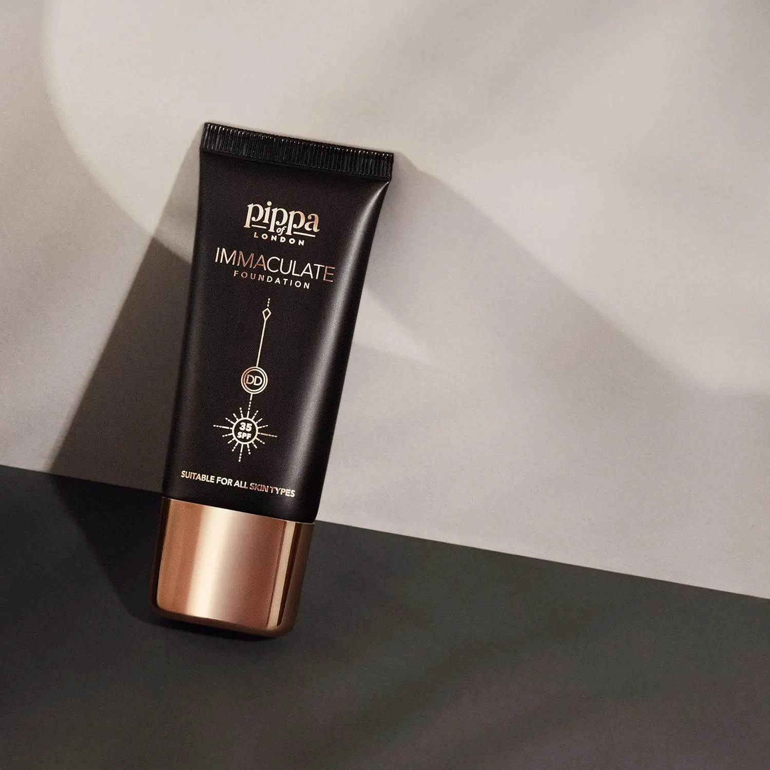 Pippa of London Immaculate Liquid Foundation, Hazelnut 210, Lightweight, Medium Coverage, Matte Finish SP35