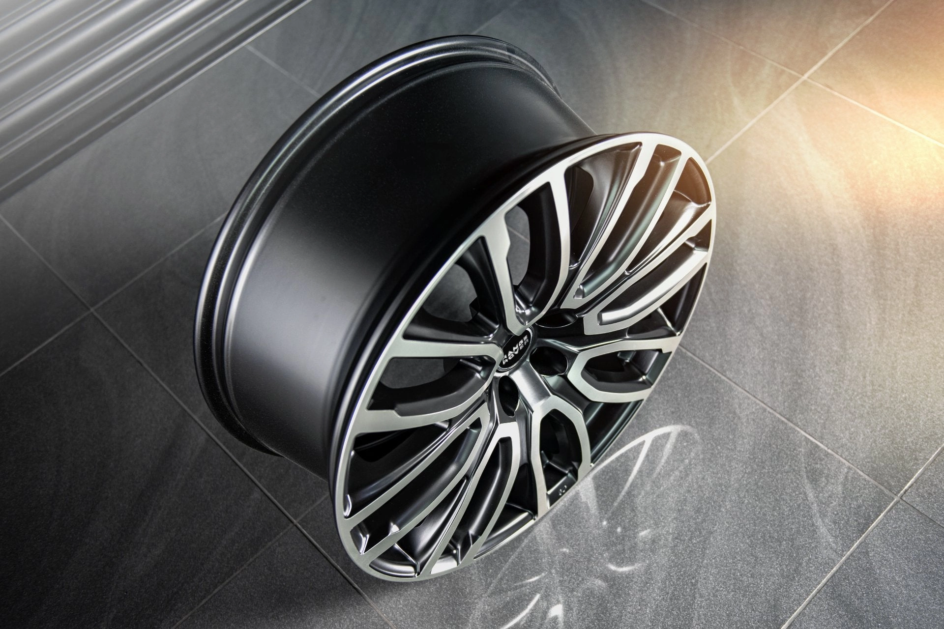 Range Rover Sport SVR (2015–2018) Pace Car Light Alloy Wheels