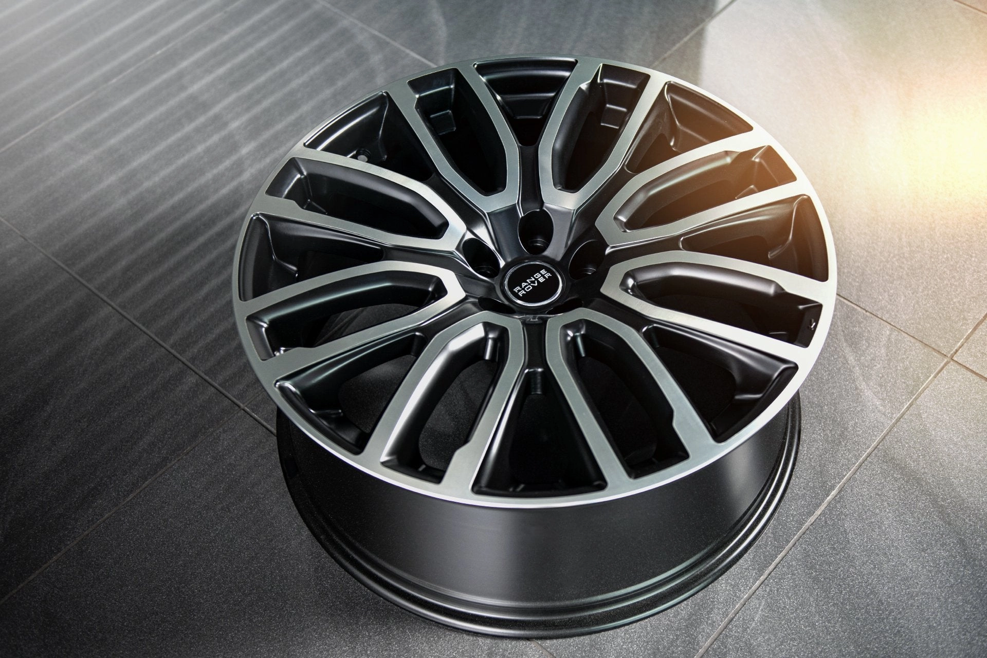 Range Rover Sport SVR (2015–2018) Pace Car Light Alloy Wheels